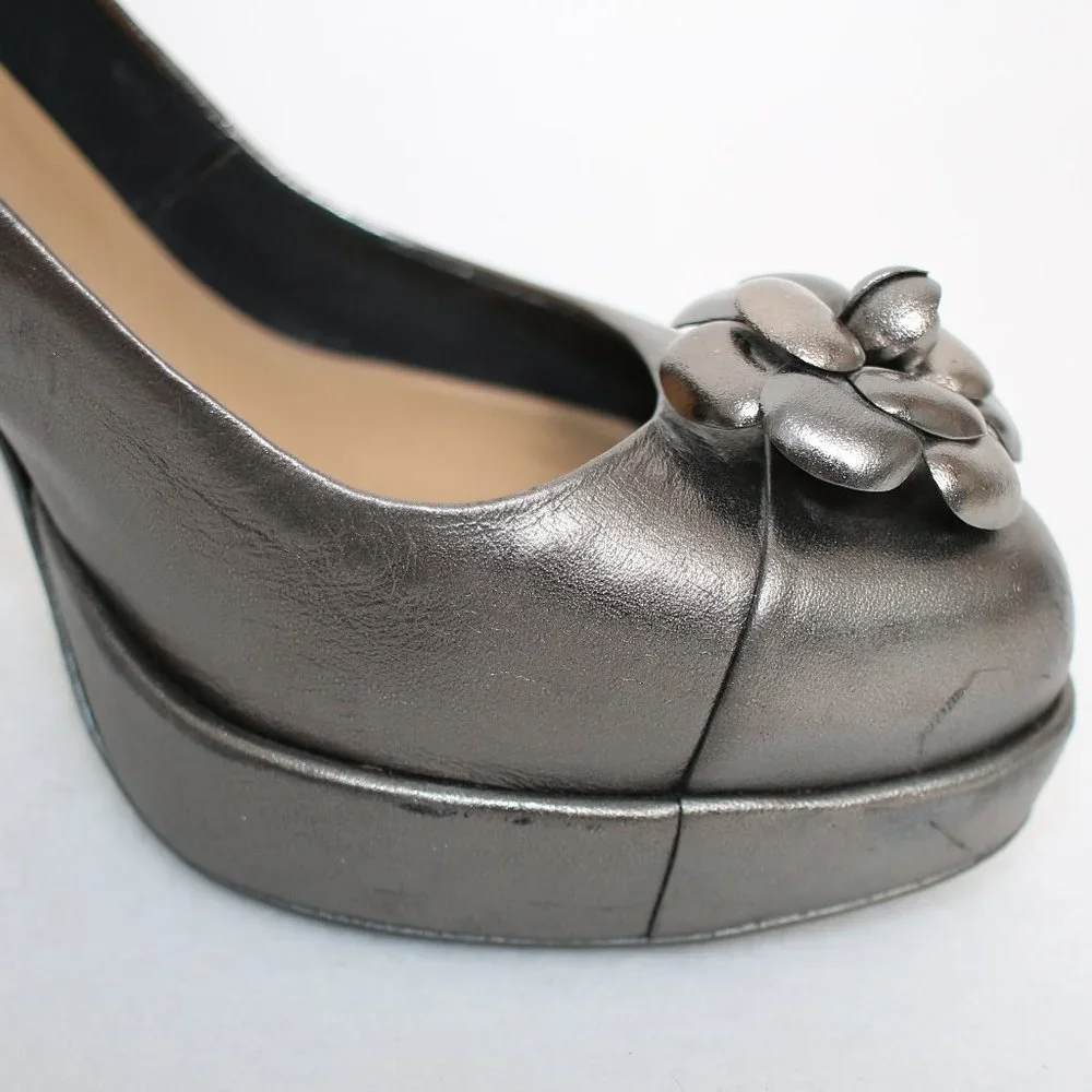 CHANEL Camellia Metallic Silver Leather Pumps Sz 36 - Picture 6 of 13